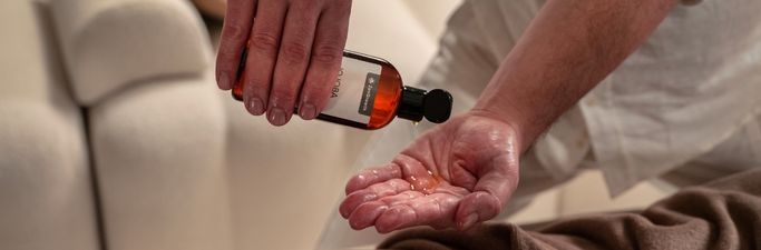 Les 5 meilleures huiles de massage neutres pour les professionnels